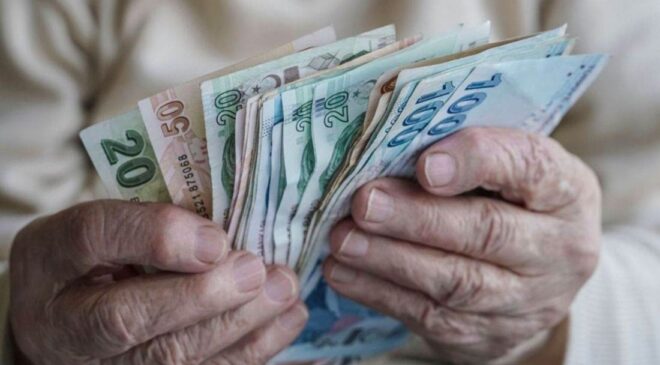 Emekliye Seyyanen Zam Uygulansaydı Maaşlar 50 Bin TL Olacaktı!