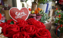 Sevgililer Günü Sevgiden Önce Cepleri Sınıyor