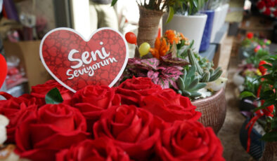 Sevgililer Günü Sevgiden Önce Cepleri Sınıyor