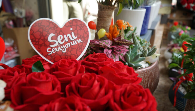 Sevgililer Günü Sevgiden Önce Cepleri Sınıyor