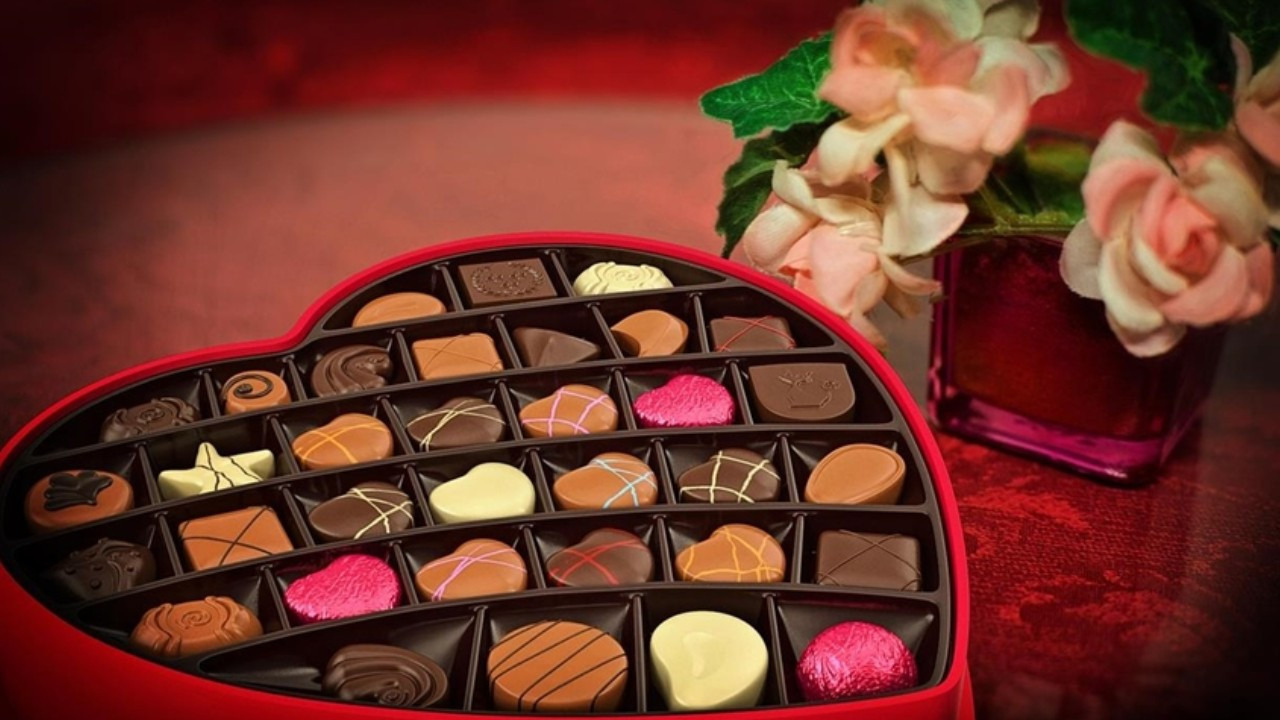 Sevgililer Günü Sevgiden Önce Cepleri Sınıyor